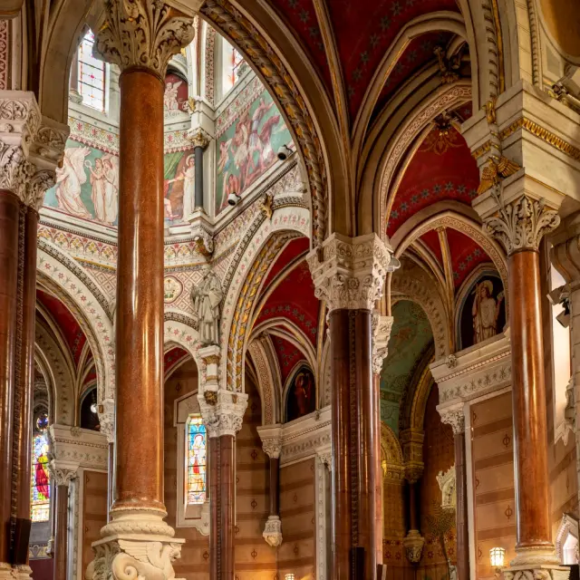 Intérieur basilique Ars