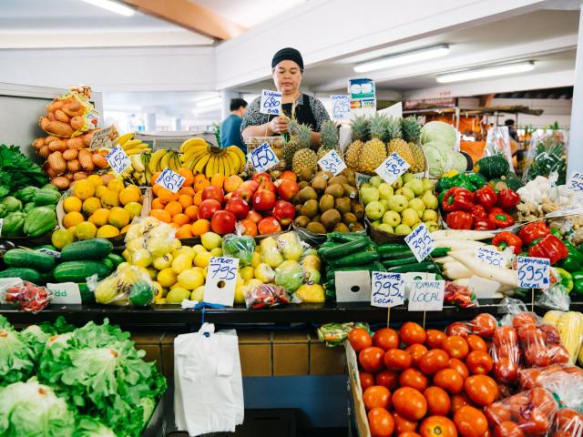 Fruits et légumes au marché de Nouméa
