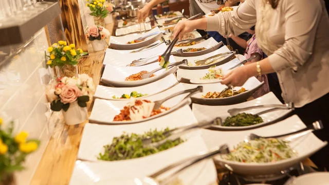 buffet-3955616_1280.jpg