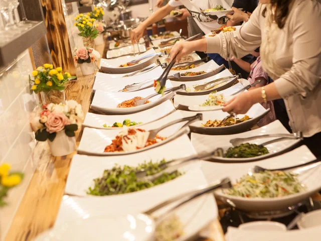 buffet-3955616_1280.jpg