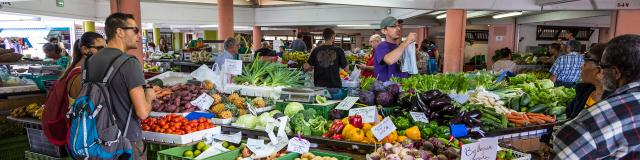 Le Marché de Nouméa à Port Moselle, en Nouvelle-Calédonie.