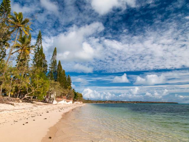 Baie d'Ouaméo à l'Île des Pins en Nouvelle-Calédonie.