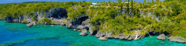 Les Falaises de Jokin à Lifou, Îles Loyauté de Nouvelle-Calédonie.