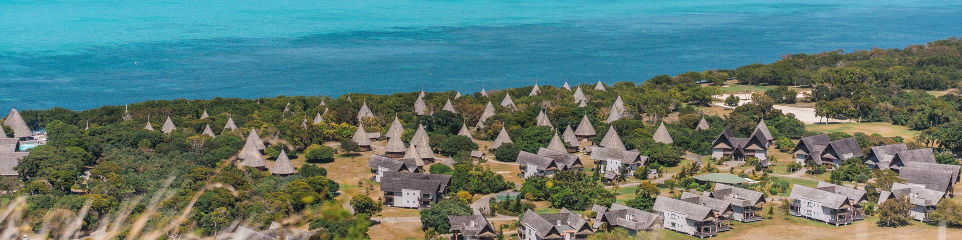 ニューカレドニア、ブーライユのシェラトン・デヴァ・ホテルとポエ・ラグーンの眺め