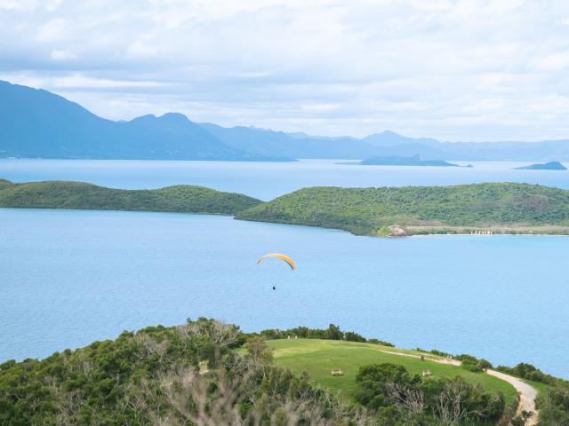 Parapente au Ouen Toro, Nouméa