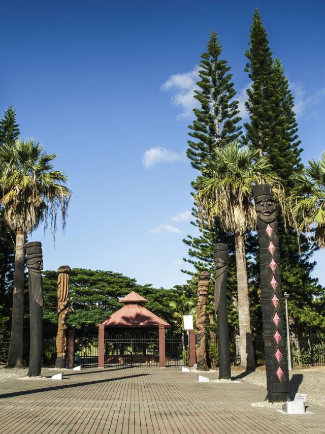 Place Georges Guillermet, La Foa