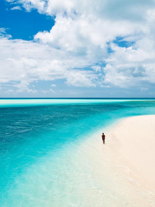 Mouli lagoon and beach in Ouvéa, Loyalty Island, New Caledonia.