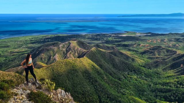 Randonnée dans les montagnes à Poum