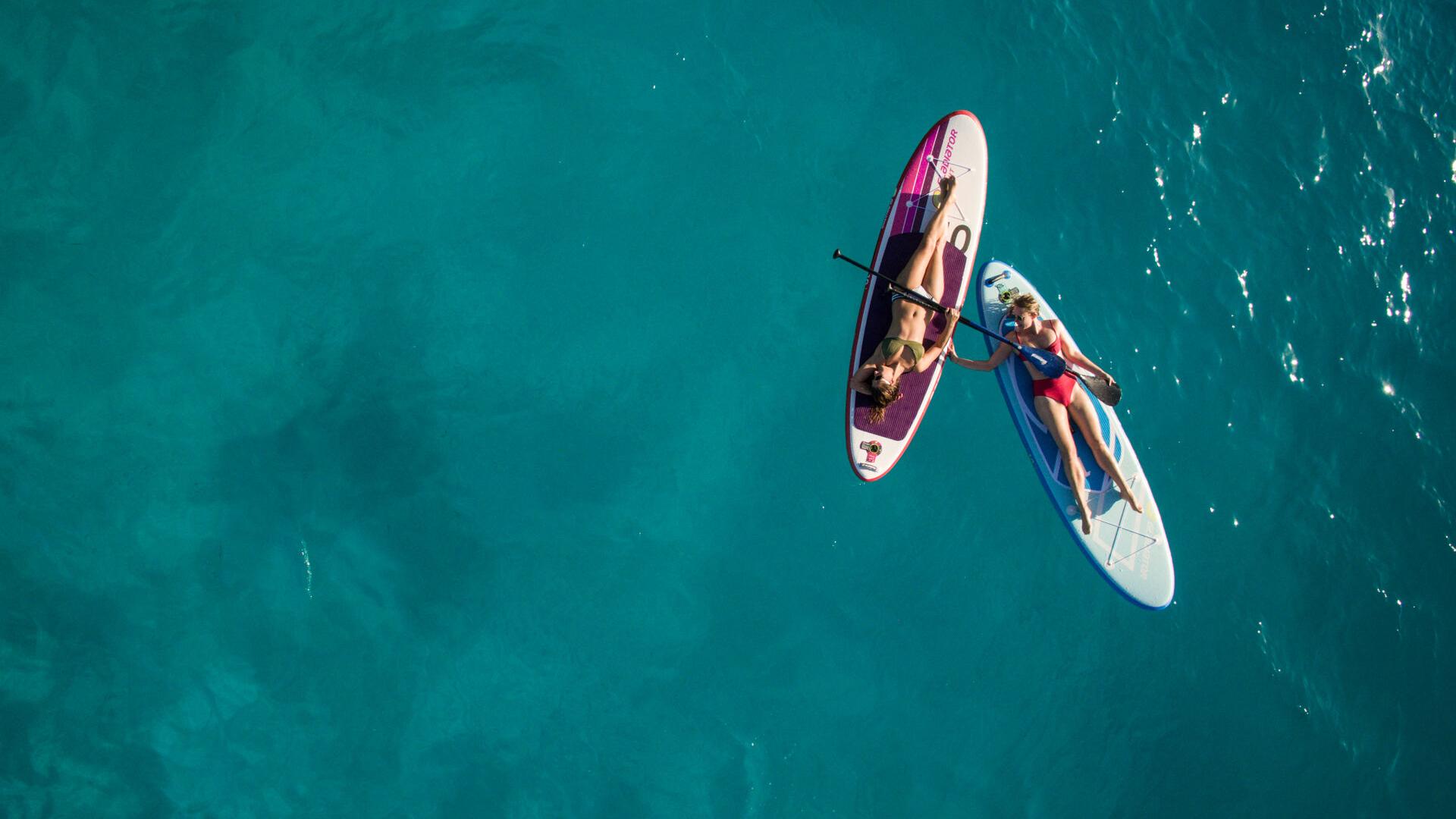 Paddle on the turquoise lagoon of New Caledonia