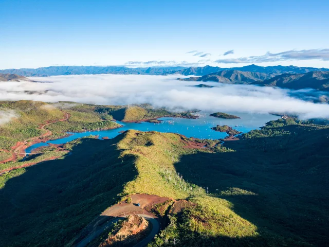 Vue aérienne du lac de Yaté, Grand Sud