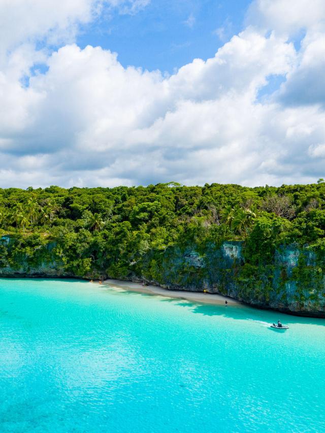 Kiki Beach in Lifou