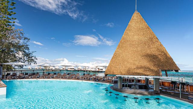 Swimming pool DoubleTree By Hilton Hotel, Nouméa