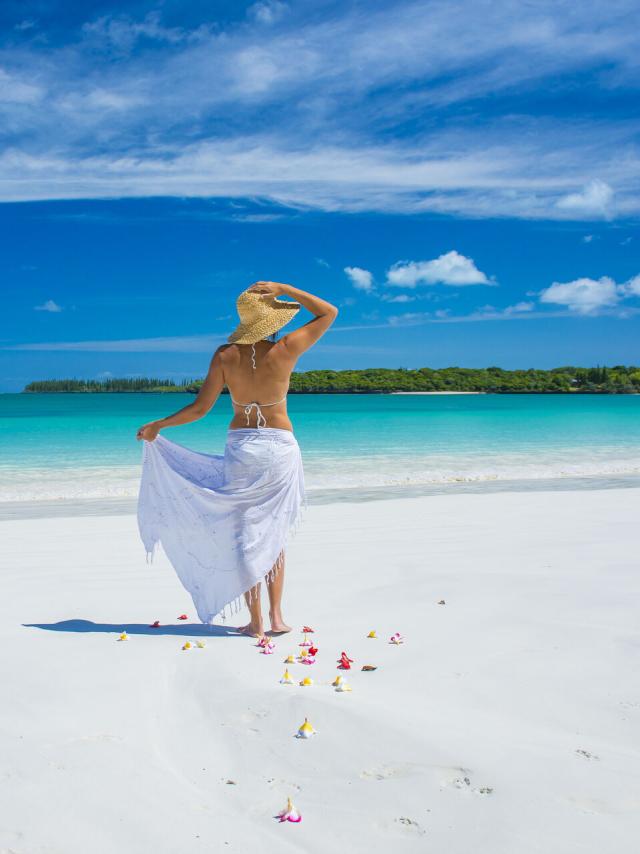 Se prélasser sur la plage de sable blanc de Kuto à l'Île des Pins