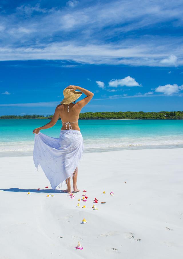 Se prélasser sur la plage de sable blanc de Kuto à l'Île des Pins