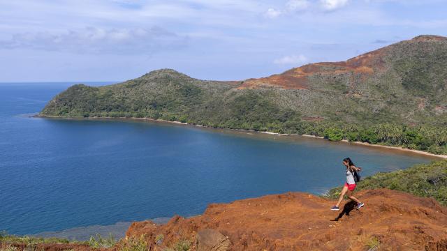Randonnée pédestre le long du littoral de Thio