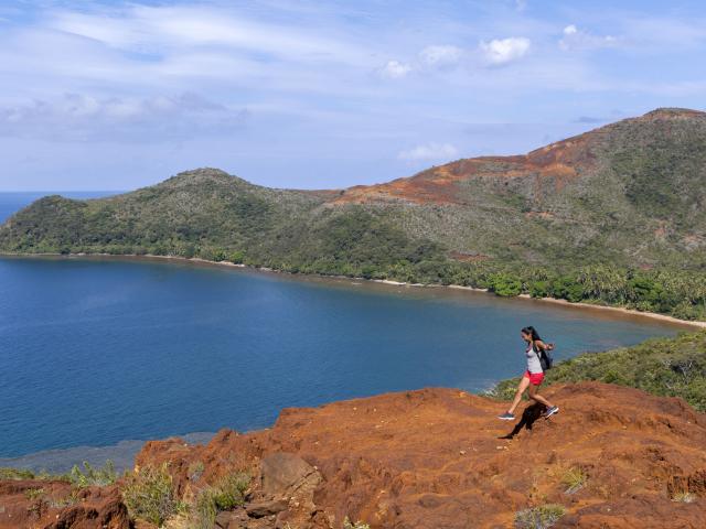 Randonnée pédestre le long du littoral de Thio