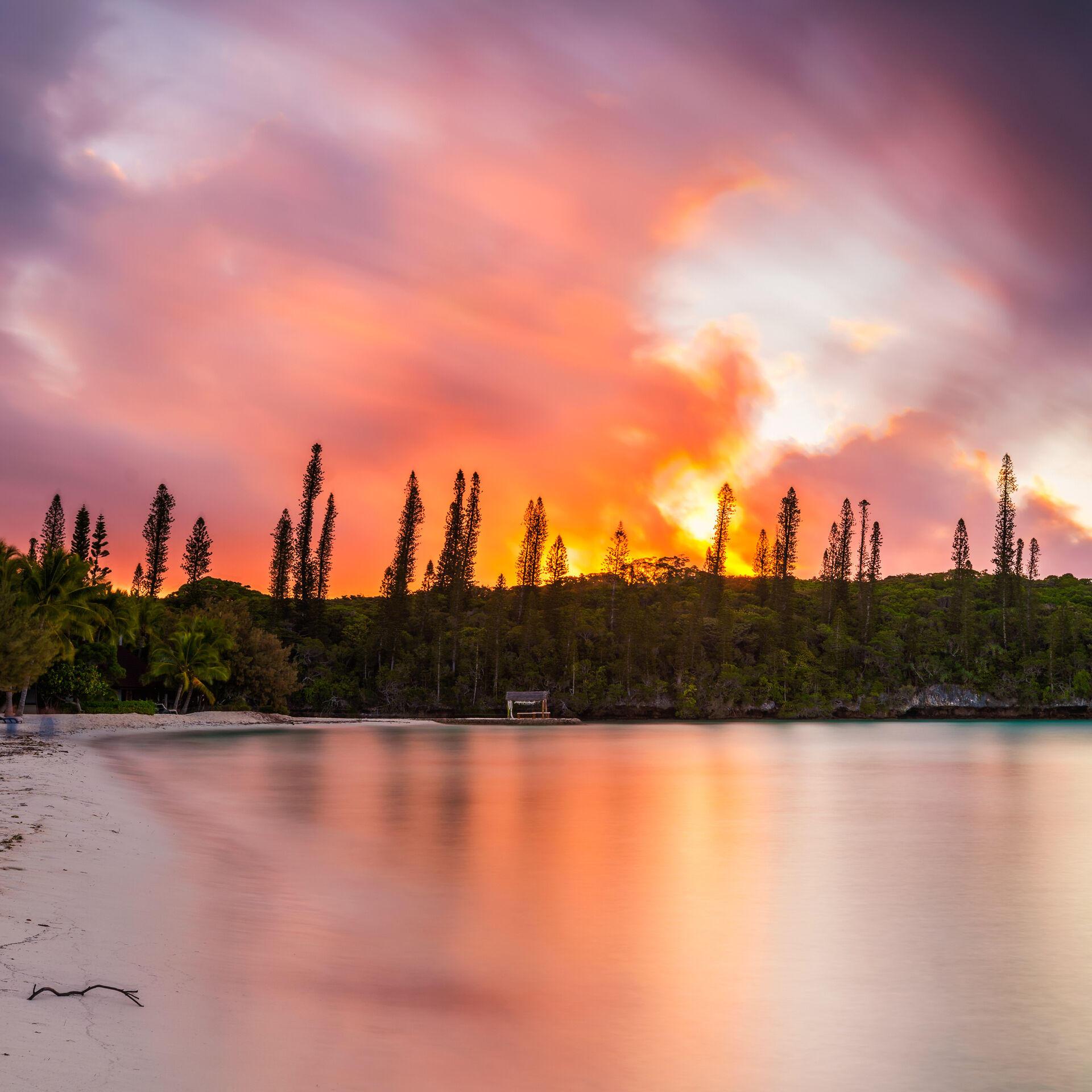 Sunset in Baie d'Oro on Île des Pins