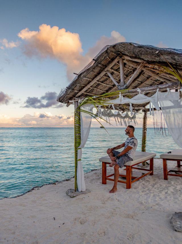 Relaxing in front of the lagoon on the Isle of Pines