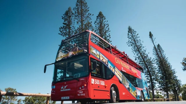 Bus touristique à étage à Nouméa