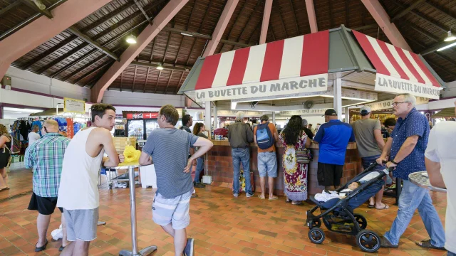 ヌメアのモーゼル市場