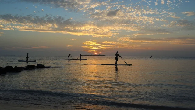 アンスバタ湾でパドル