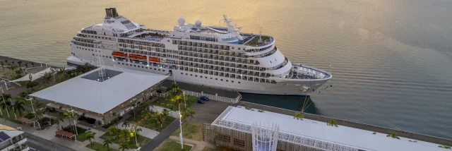 Bateau de croisière à Nouméa