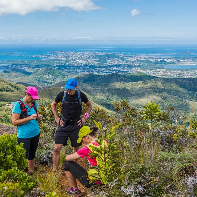 Parcourir le sentier du Mont Koghi