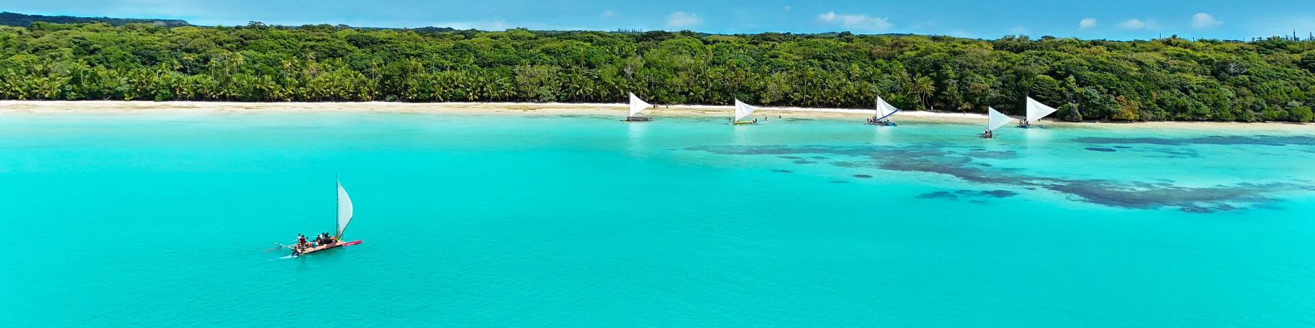 Pirogue en Baie d'Upi