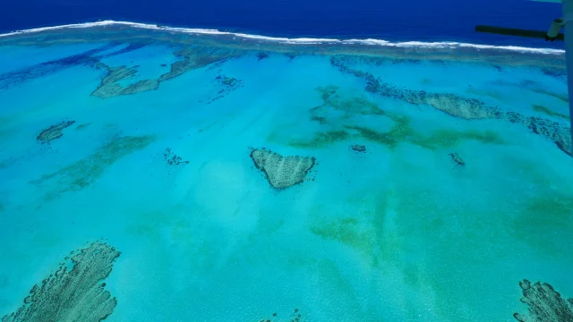 Survol du lagon de Poé, Nouvelle-Calédonie