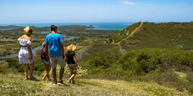 Balade en famille au Domaine de Deva à Bourail, côte Ouest de la Nouvelle-Calédonie