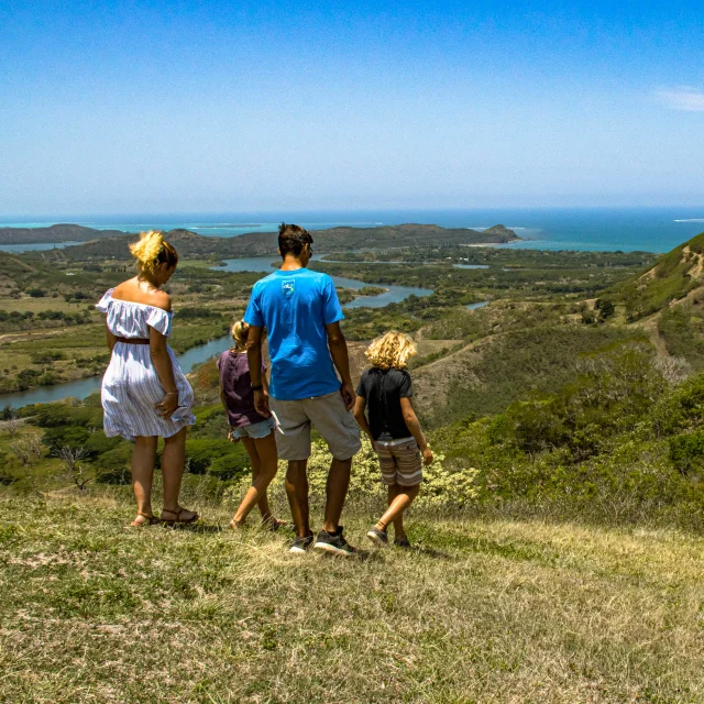 Balade en famille au Domaine de Deva à Bourail, côte Ouest de la Nouvelle-Calédonie