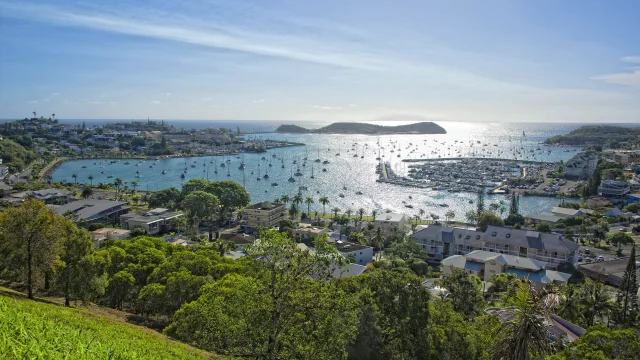 Baie de l'Orphelinat et son port