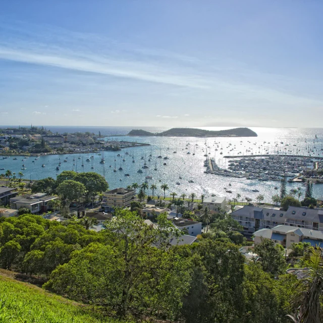 Baie de l'Orphelinat et son port