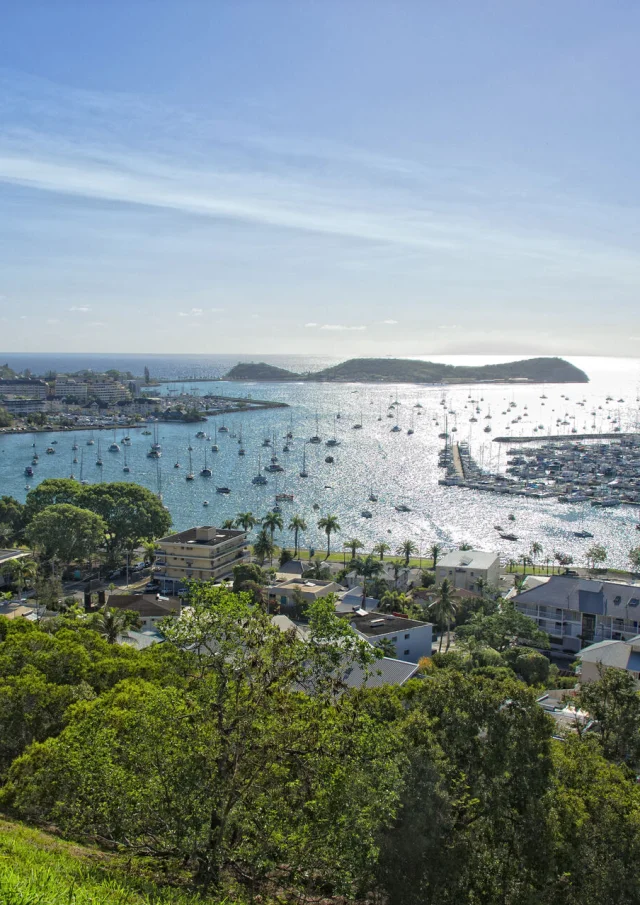 Baie de l'Orphelinat et son port