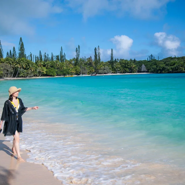 Touriste japonaise à la Baie De Kanumera