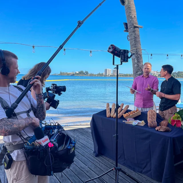 Tournage du The Today Show à la plage du Méridien, en Nouvelle-Calédonie