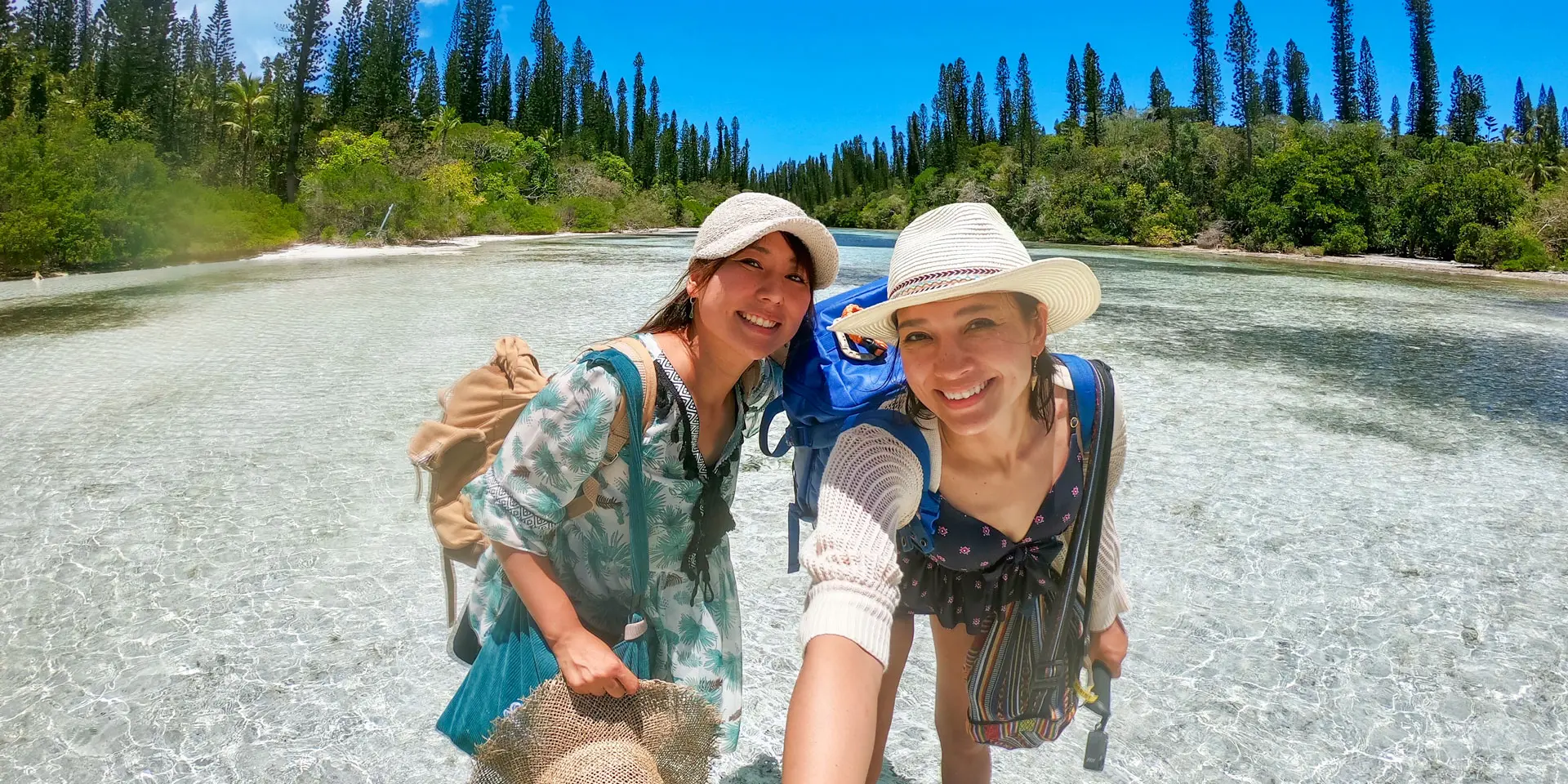 Japonaises à la piscine naturelle de l'Île des Pins