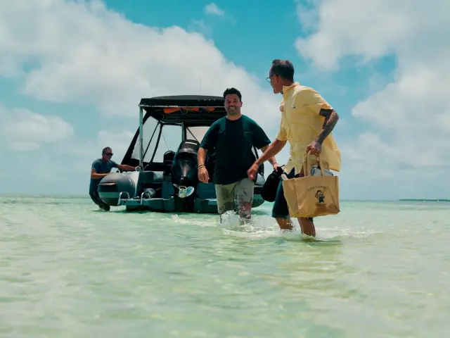 Arriving at Larégnère islet, Nouméa, New Caledonia
