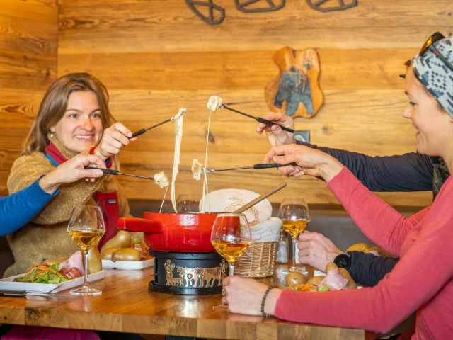 Fondue at the L'Ourson restaurant