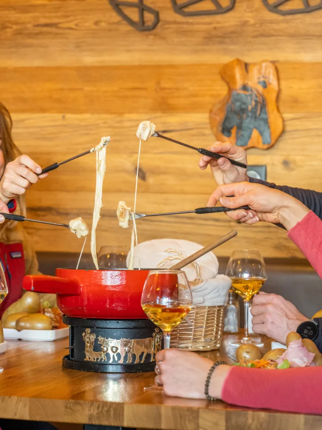 Fondue en el restaurante L'Ourson
