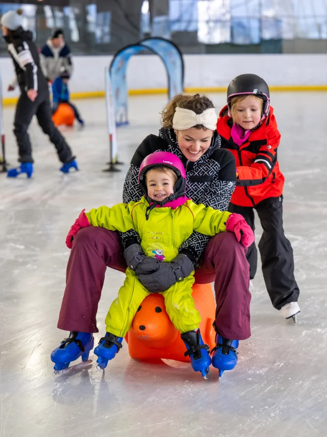 Jardín de hielo en la pista de patinaje