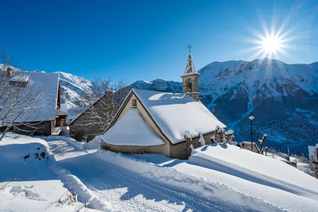 The snow-covered hamlet of Les Veyers