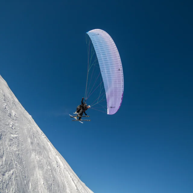 Paragliding on skis