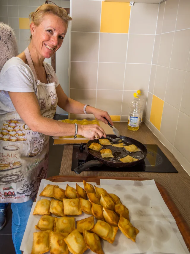Horneando Tourtons con Mymy