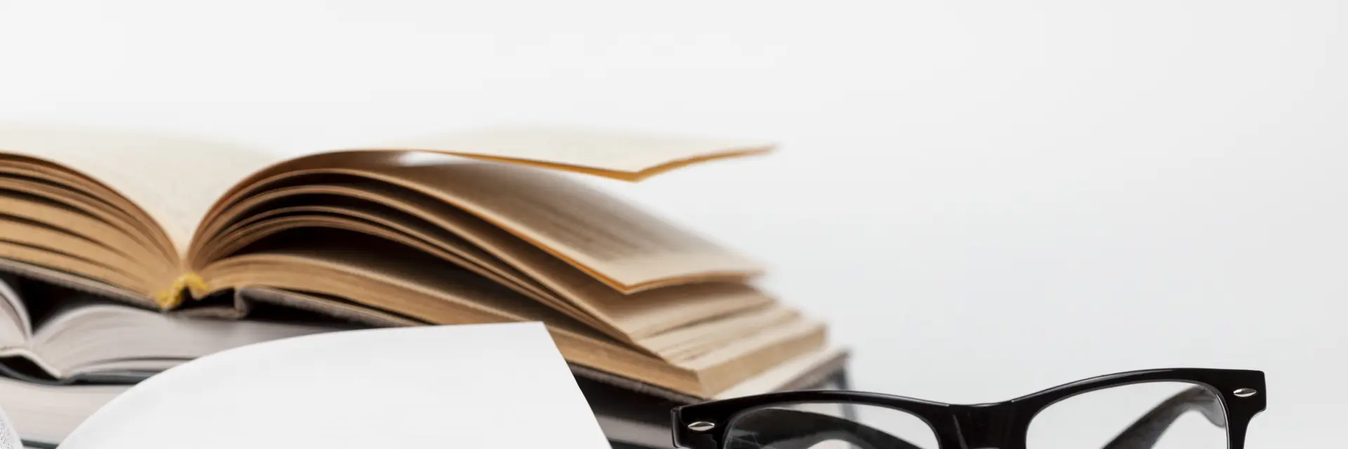 Close Up livre et lunettes