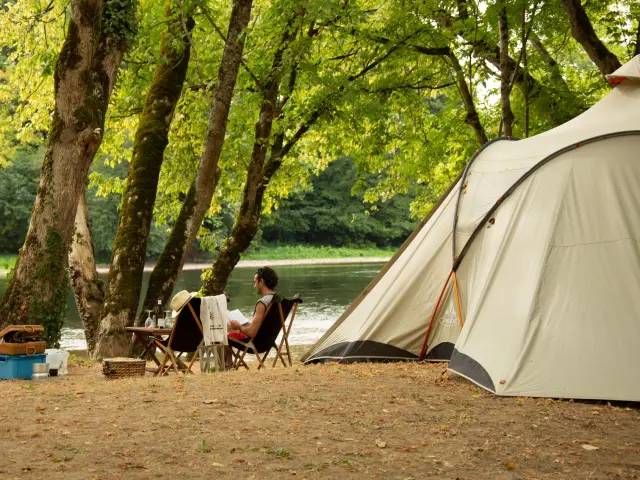 Camping Grande Tente Creysse ©malikaturin 00013