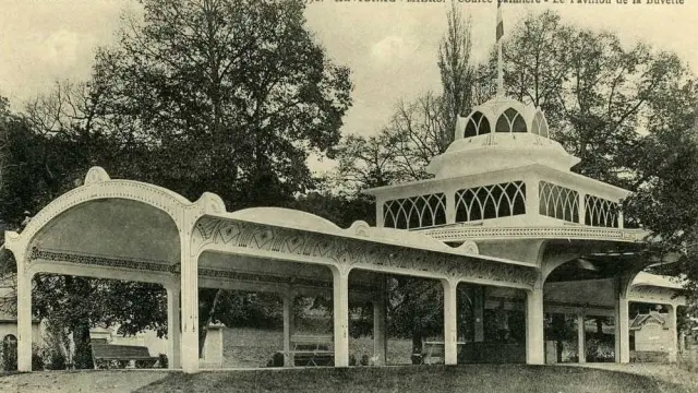 Source Salmiere La Pavillon De La Buvette