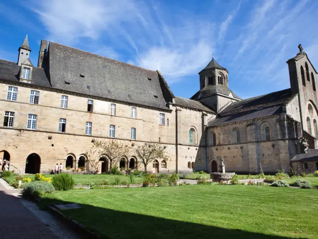 Abbaye d'Aubazine vue générale