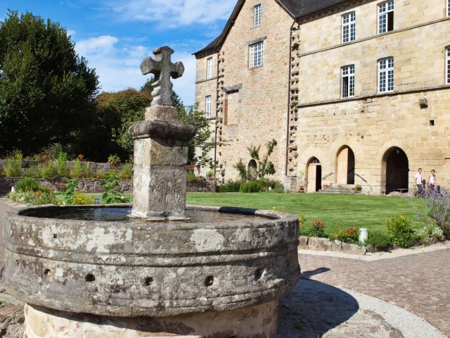 Fontaine du jardin du Cloitre