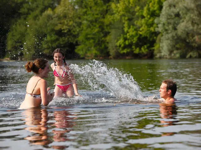 piscine, plages, baignade en rivière, parc aquatique